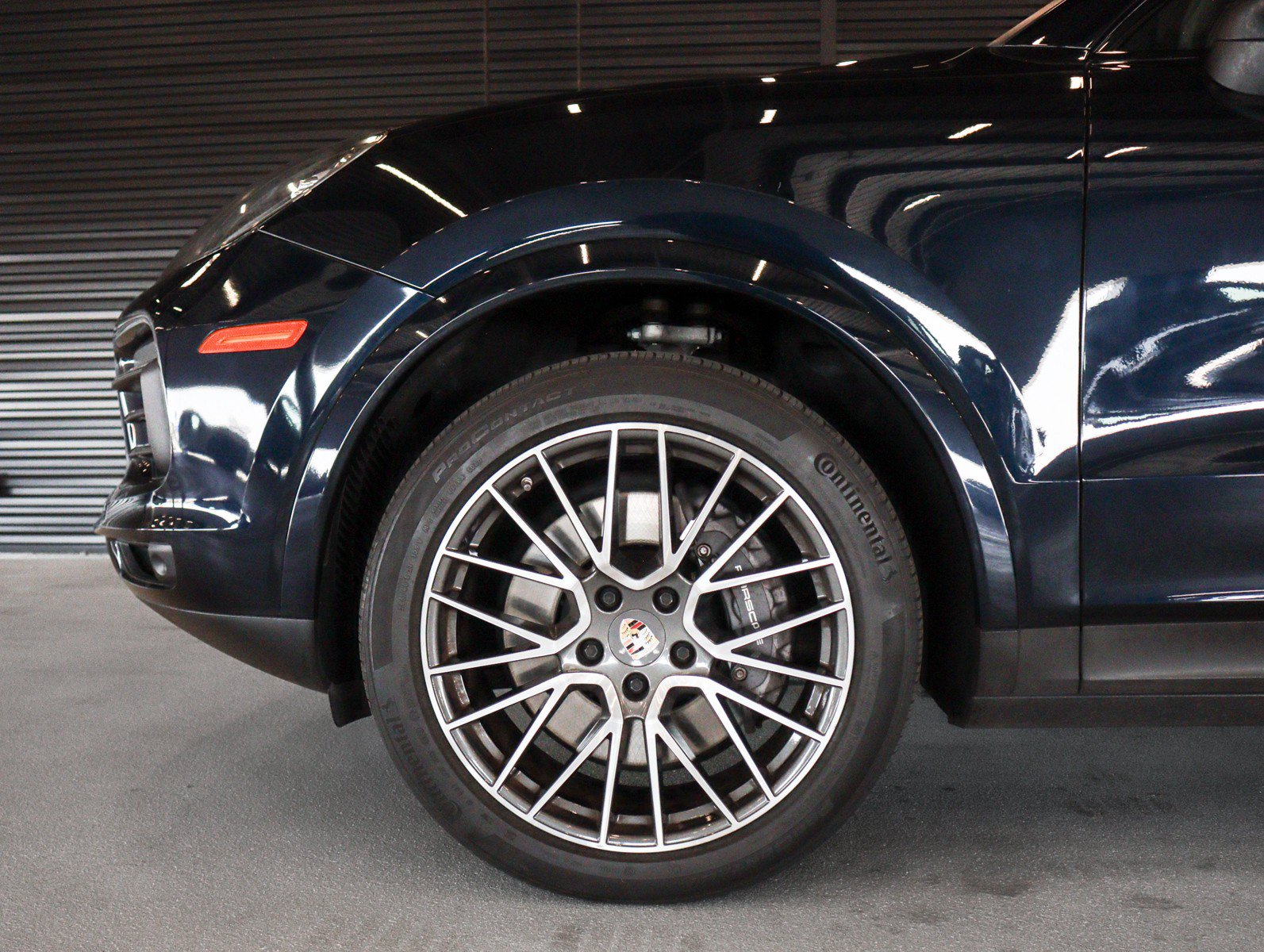 Certified 2023 Porsche Cayenne AWD/4WD image 12