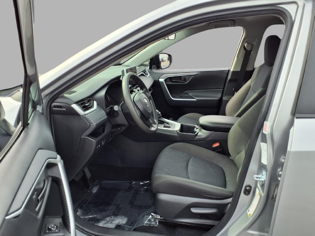 Used 2025 Toyota RAV4 LE AWD/4WD image 21