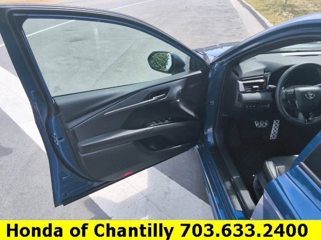 Used 2026 Toyota Camry SE FWD image 27