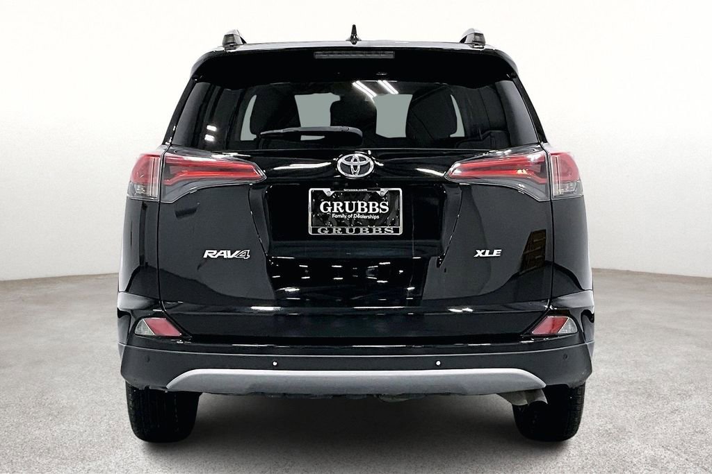 Used 2018 Toyota RAV4 XLE image 6