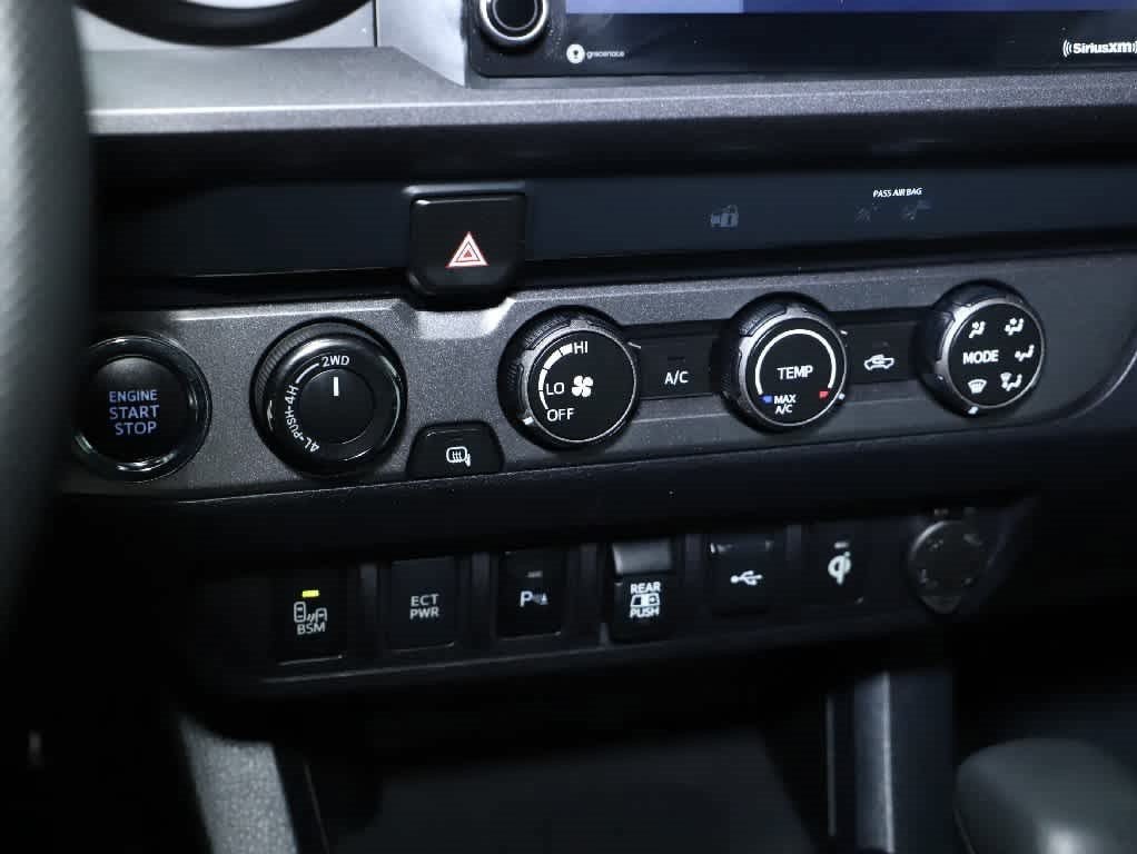 Certified 2020 Toyota Tacoma TRD Off-Road w/ Technology Package AWD/4WD image 26