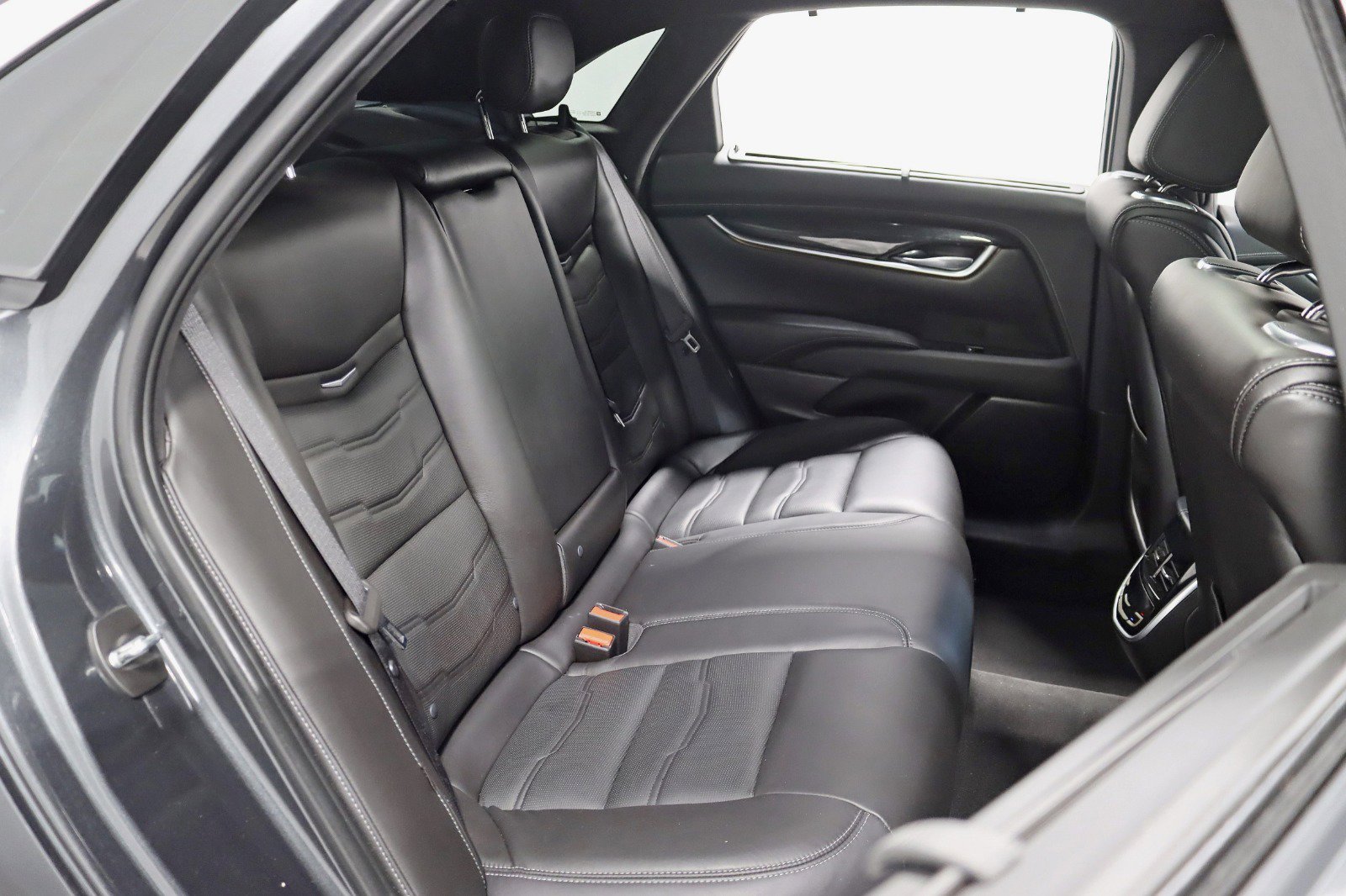 Used 2018 Cadillac XTS Vsport Platinum image 28