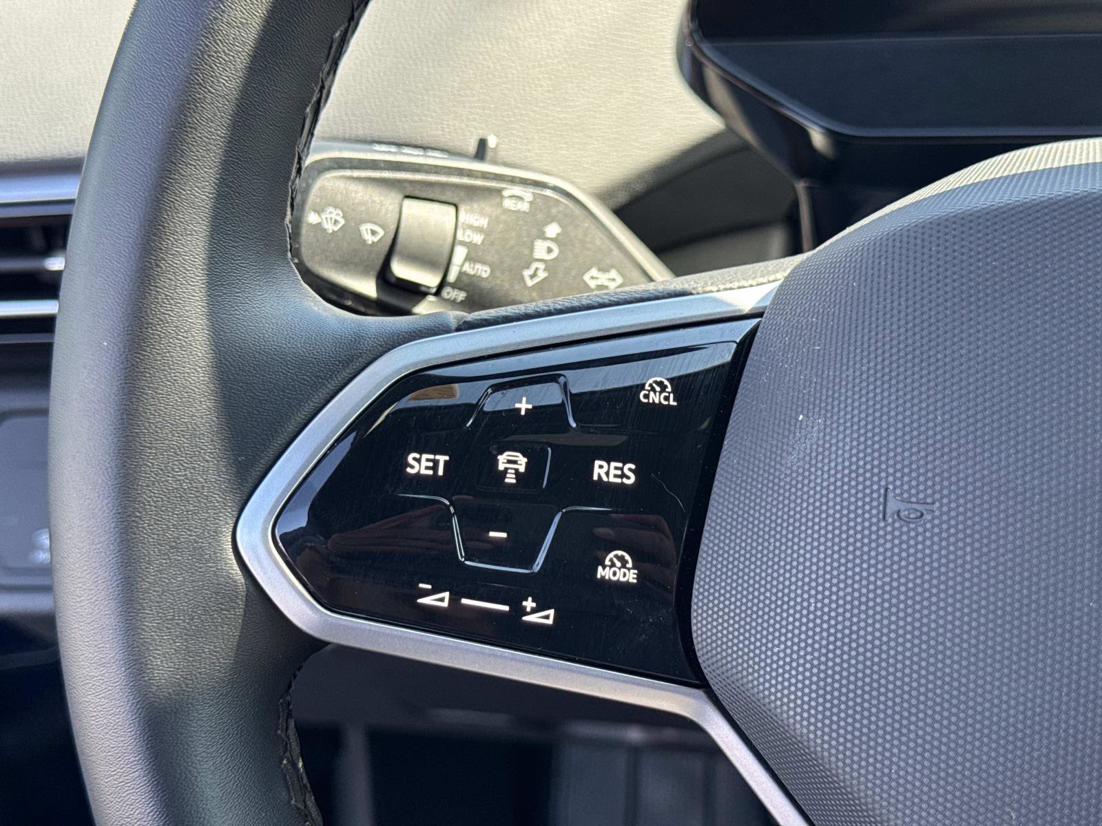 Certified 2025 Volkswagen ID.4 Pro image 18