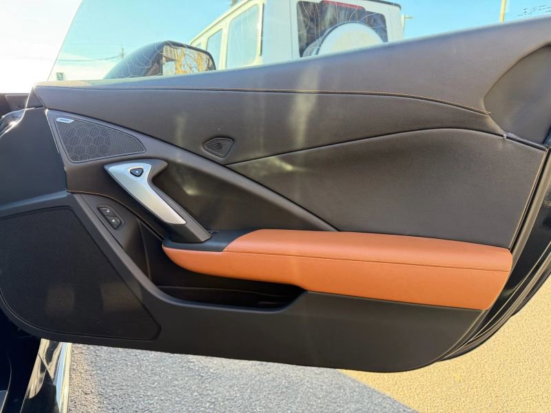 Used 2015 Chevrolet Corvette Z06 w/ 3LZ Preferred Equipment Group image 17