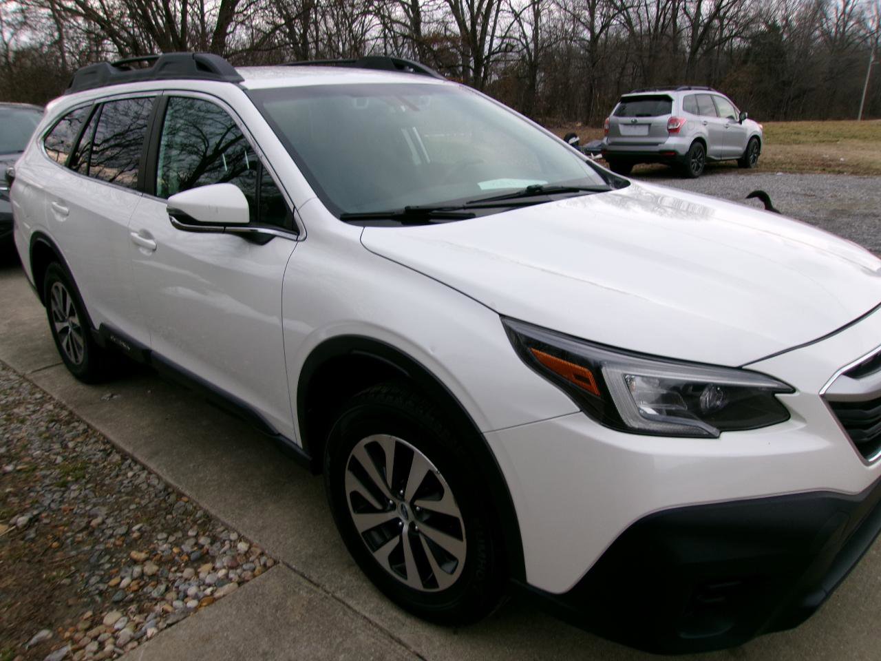 Used 2021 Subaru Outback Premium image 6