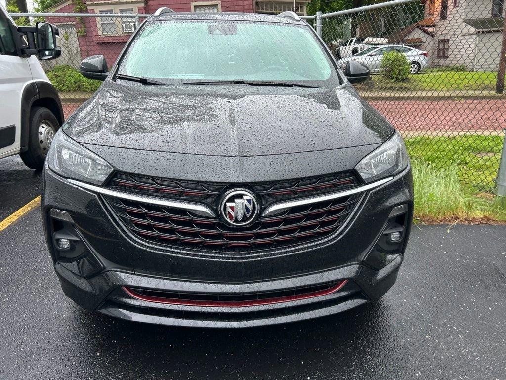 Used 2023 Buick Encore GX Select w/ Sport Touring Package FWD image 3
