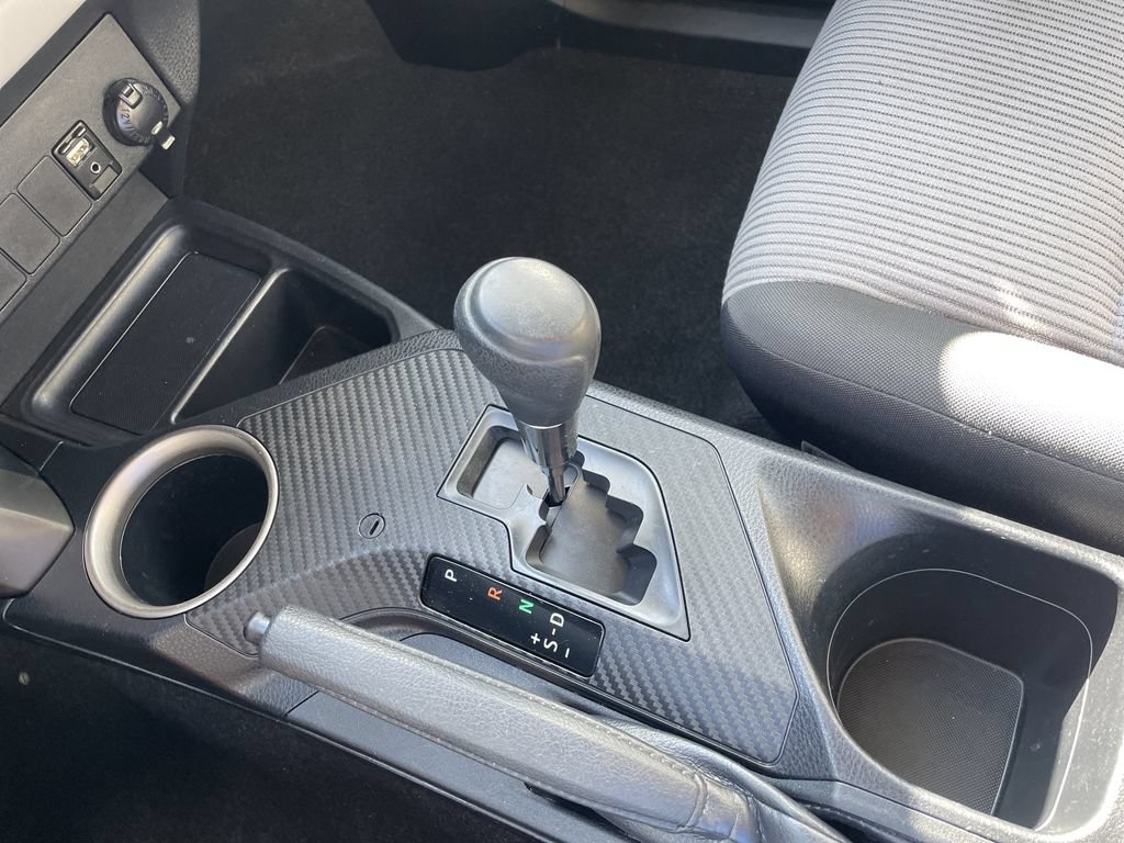 Used 2015 Toyota RAV4 LE AWD/4WD image 20