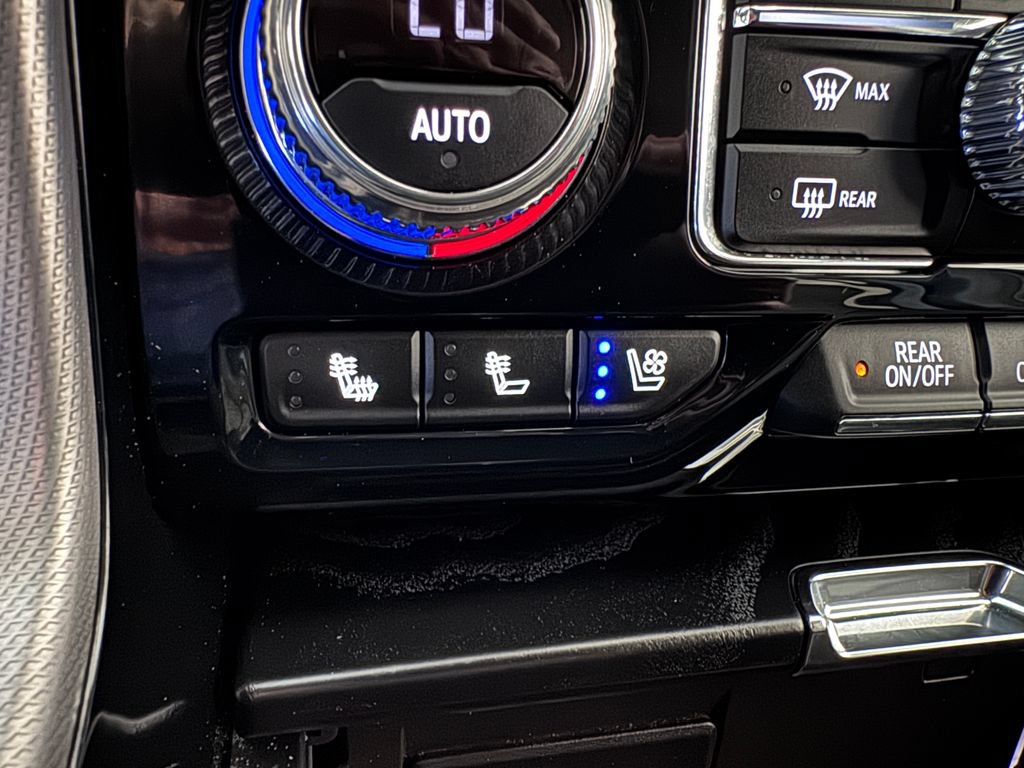 Certified 2024 GMC Yukon Denali AWD/4WD image 26