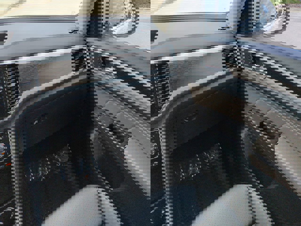 Used 2023 Volkswagen Atlas SE w/ Panoramic Sunroof Package image 17