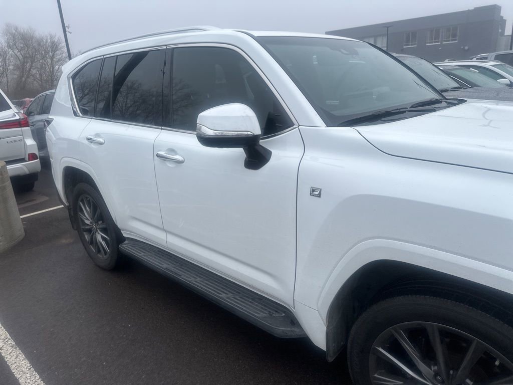 Used 2022 Lexus LX 600 F Sport image 8