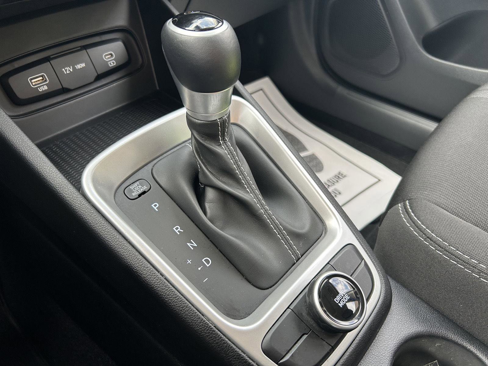 Certified 2024 Hyundai Venue SEL FWD image 19