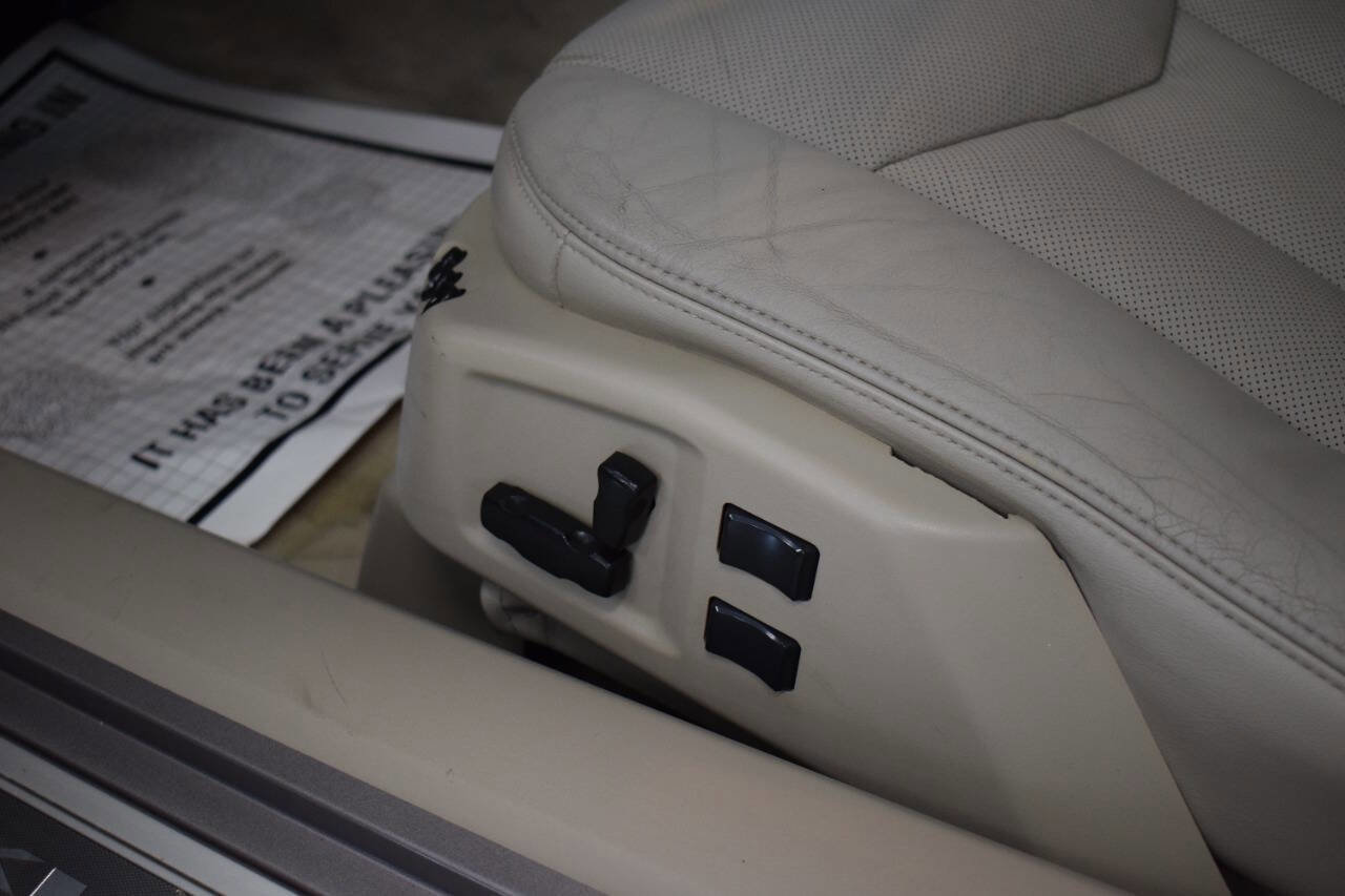 Used 2005 Cadillac XLR image 61