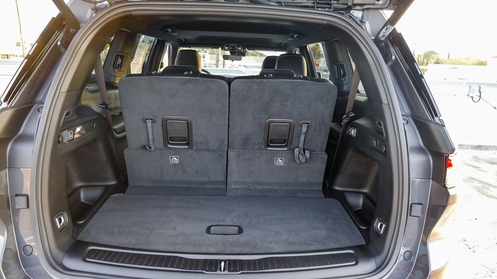 New 2025 Jeep Grand Cherokee L Altitude image 28