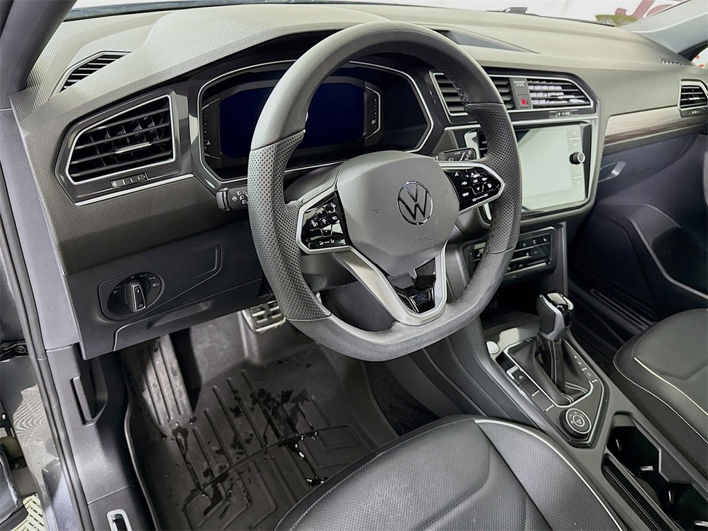 Used 2024 Volkswagen Tiguan SEL R-Line image 20