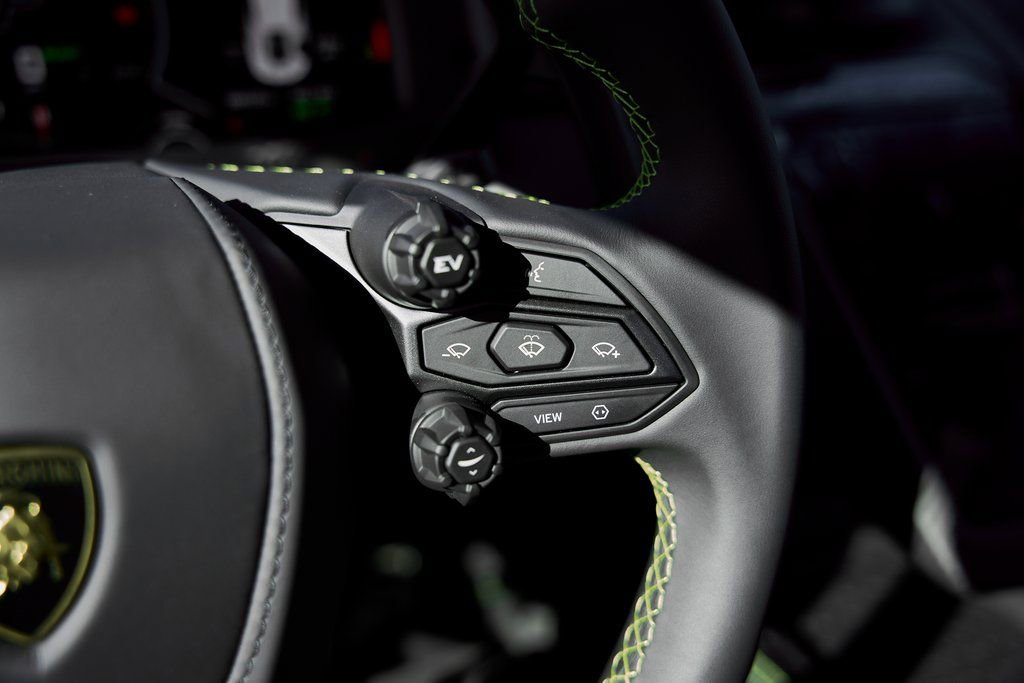 Used 2025 Lamborghini Revuelto AWD/4WD image 56