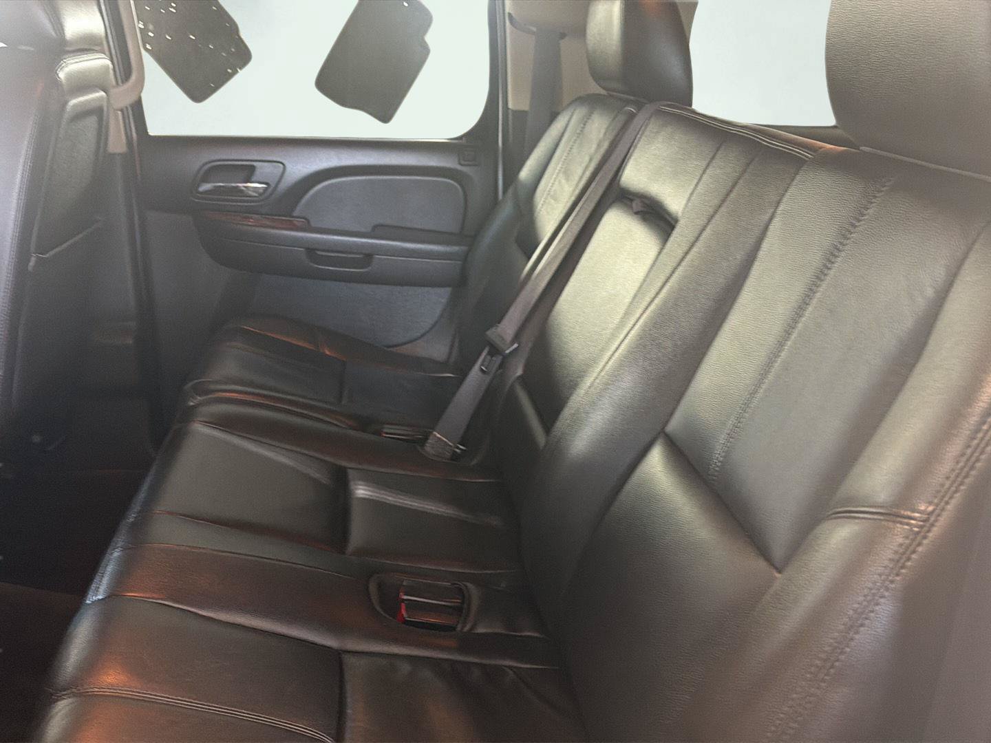 Used 2012 Chevrolet Suburban LT w/ Luxury Package AWD/4WD image 19