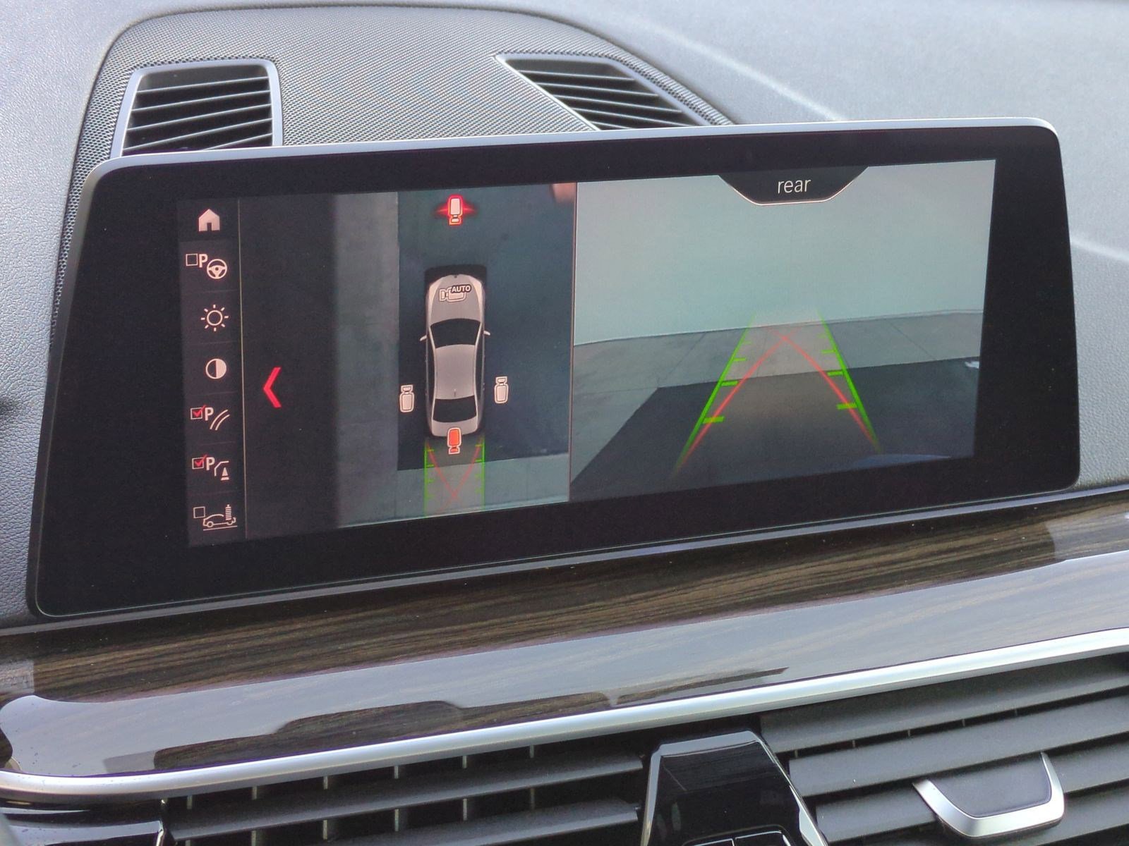 Used 2019 BMW 530e w/ Convenience Package image 25