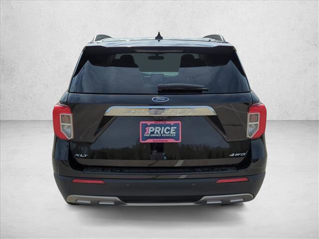 Used 2022 Ford Explorer XLT w/ Equipment Group 202A image 6