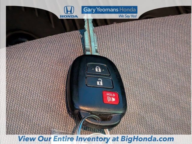 Used 2022 Toyota Tacoma SR5 w/ Technology Package RWD image 32