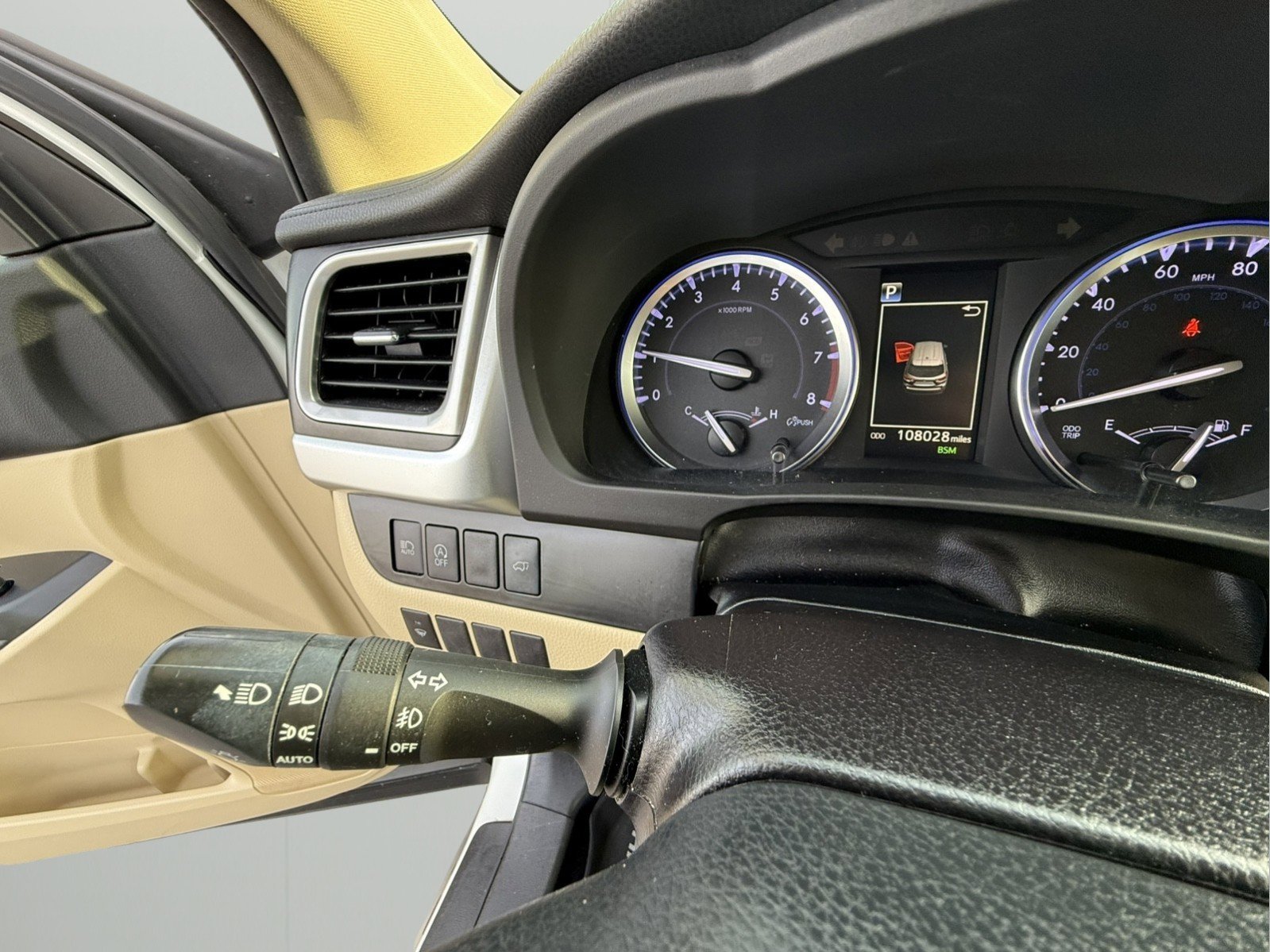 Used 2018 Toyota Highlander XLE image 29