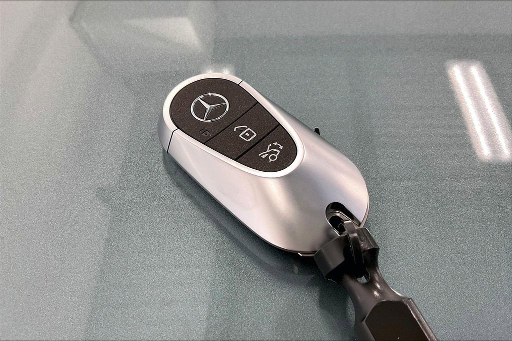 Used 2026 Mercedes-Benz GLC 300 4MATIC image 13