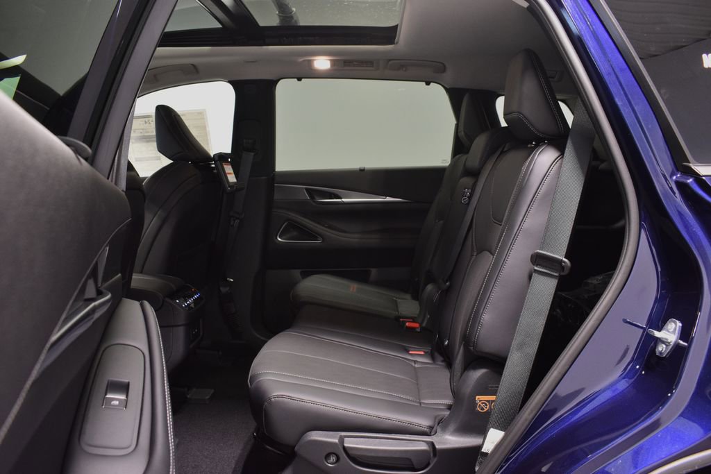 New 2026 INFINITI QX60 Luxe w/ Family Package image 28