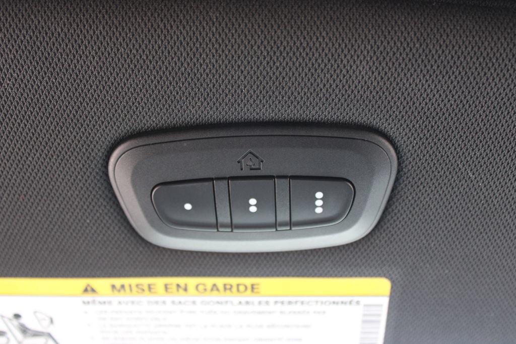 Used 2025 Chrysler Pacifica Select FWD image 55