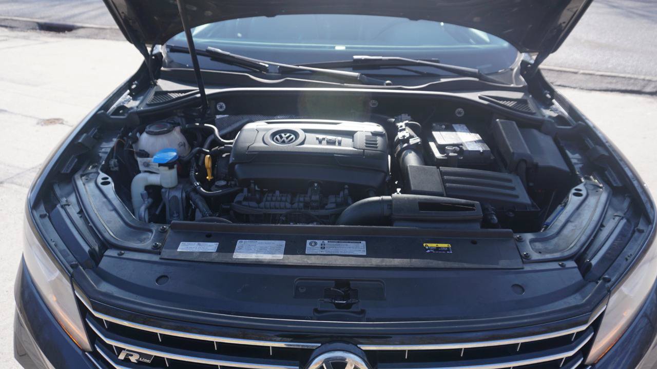 Used 2018 Volkswagen Passat 2.0T R-Line FWD image 26