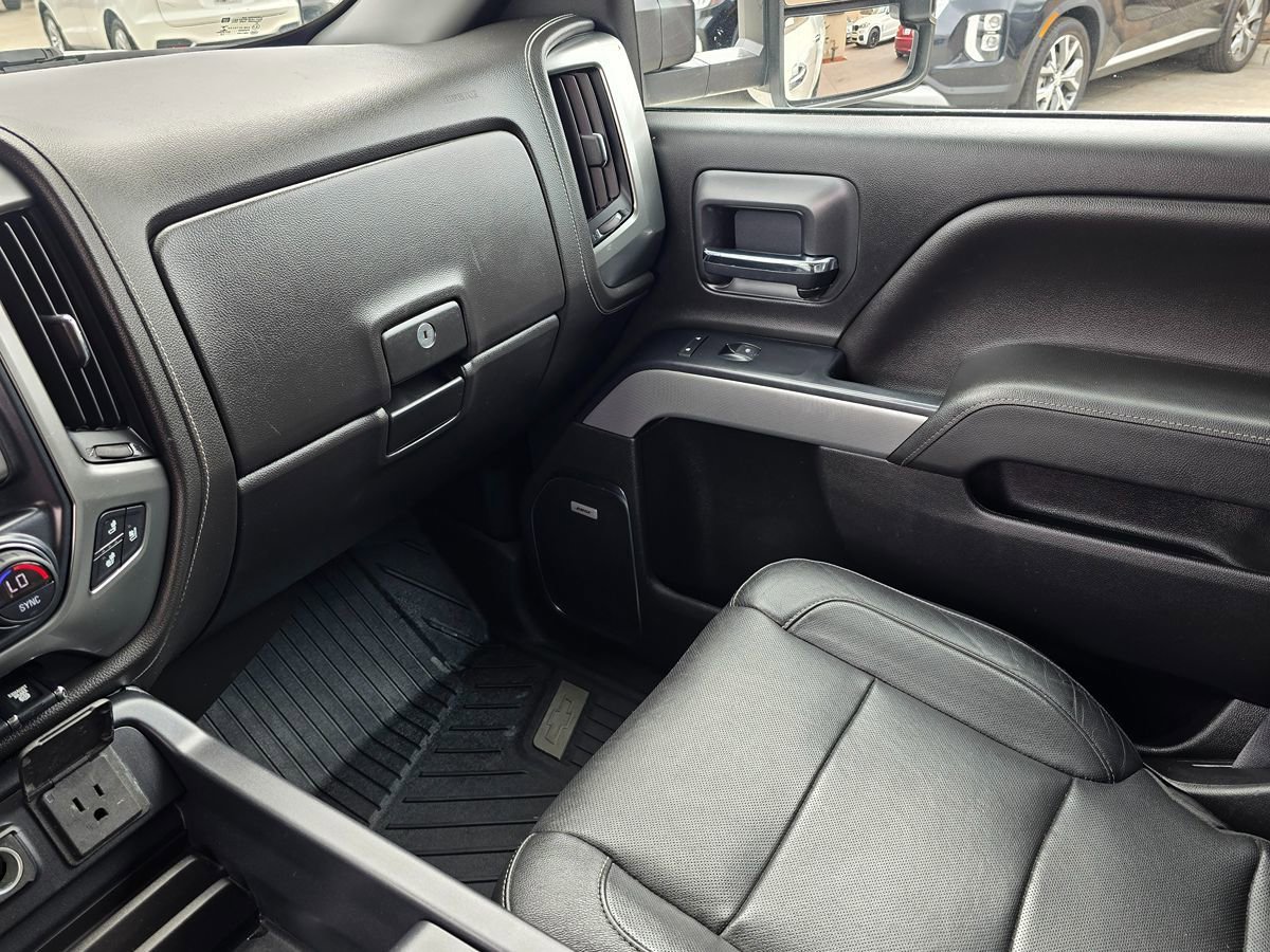 Used 2019 Chevrolet Silverado 3500 LTZ w/ Duramax Plus Package image 42