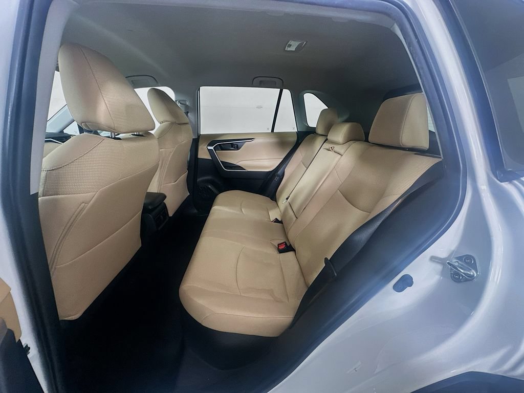 Used 2021 Toyota RAV4 LE AWD/4WD image 23