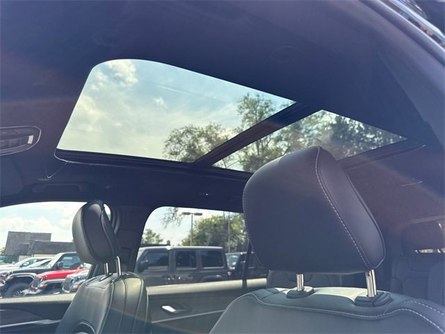 New 2025 Jeep Grand Cherokee L Limited w/ Trailer Tow Package image 5