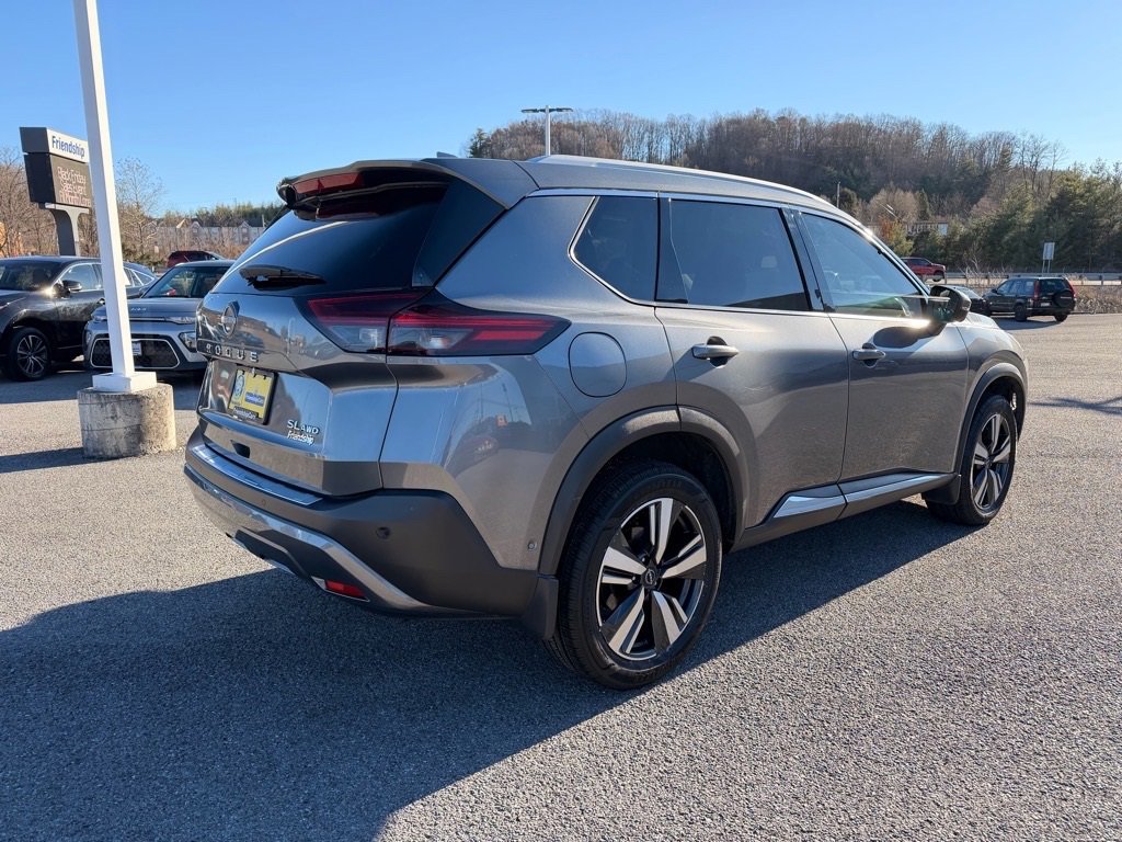 Used 2023 Nissan Rogue SL w/ SL Premium Package image 11