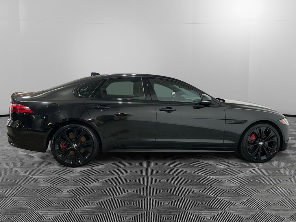 Used 2024 Jaguar XF R-Dynamic SE AWD/4WD image 7