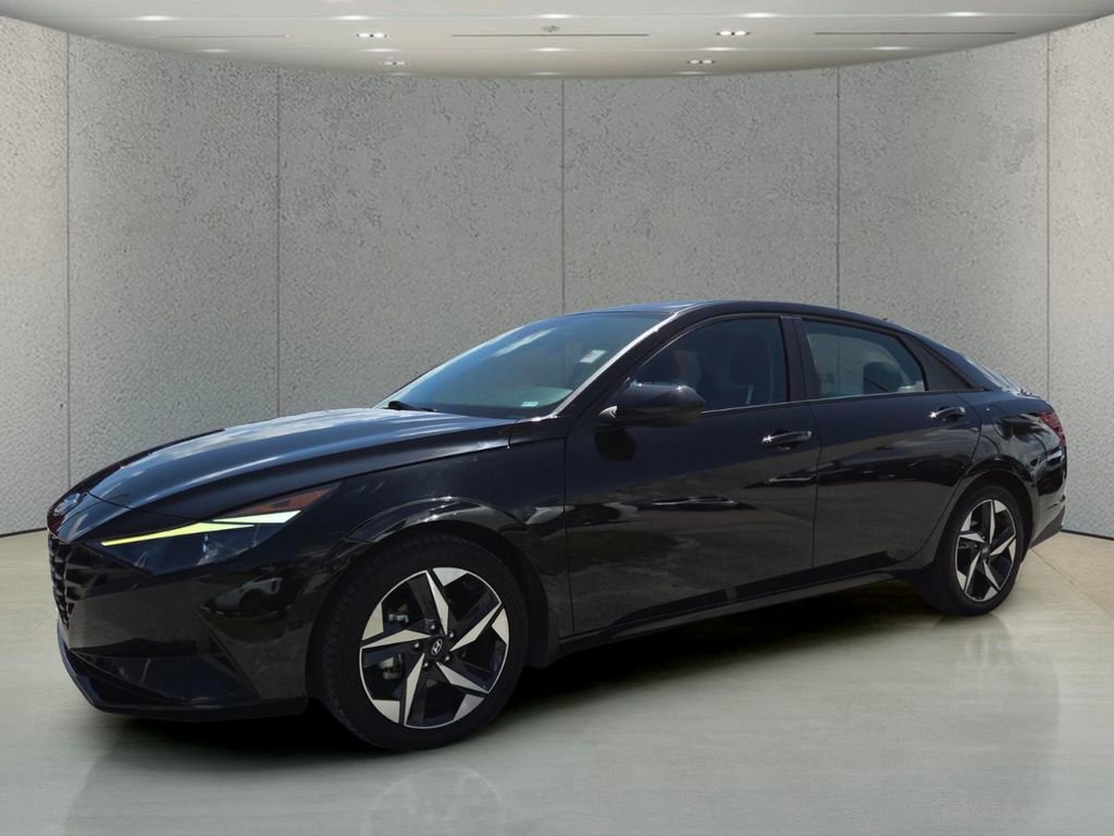 Used 2023 Hyundai Elantra SEL w/ Convenience Package image 7