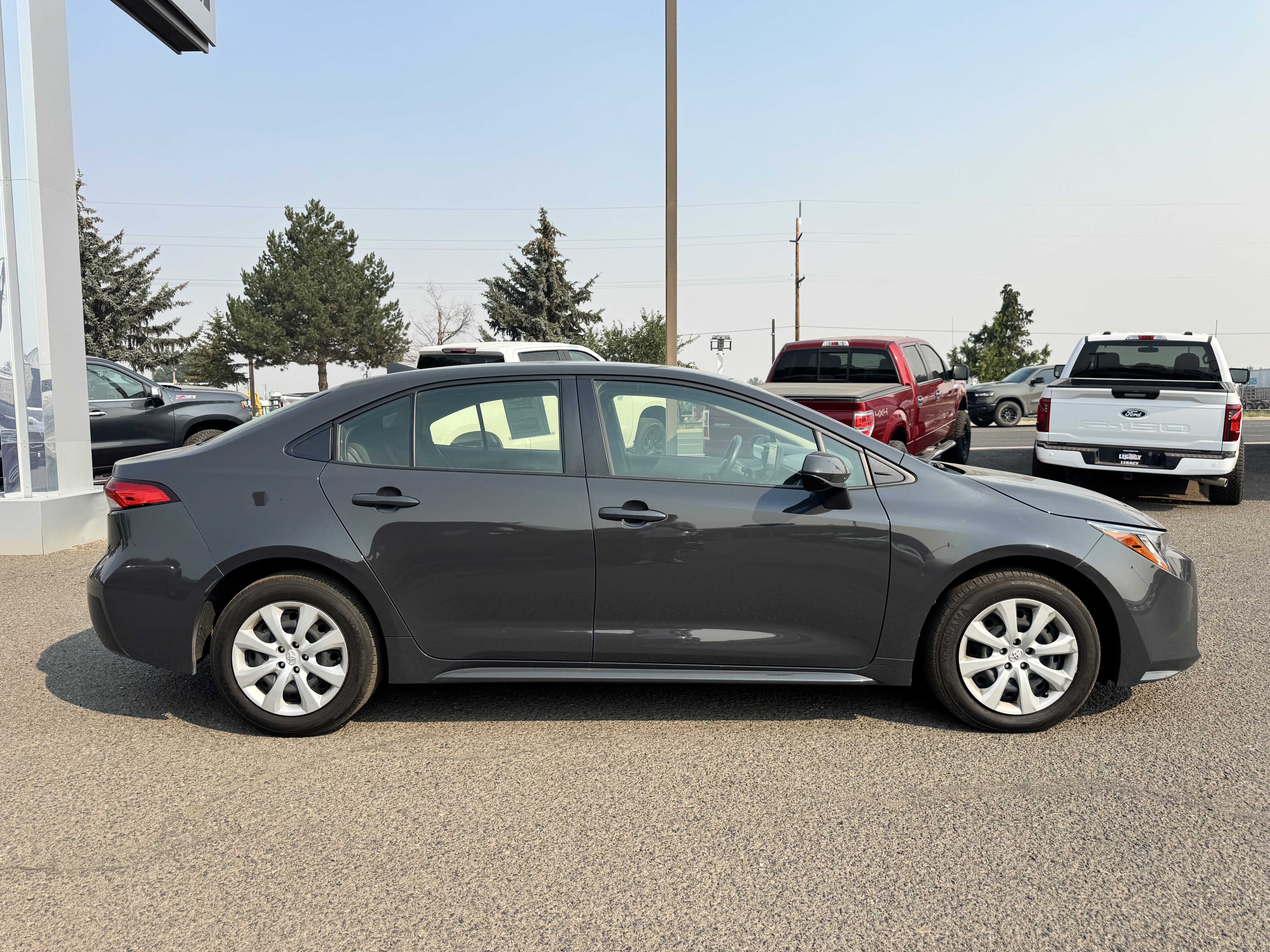 Used 2026 Toyota Corolla LE FWD image 6