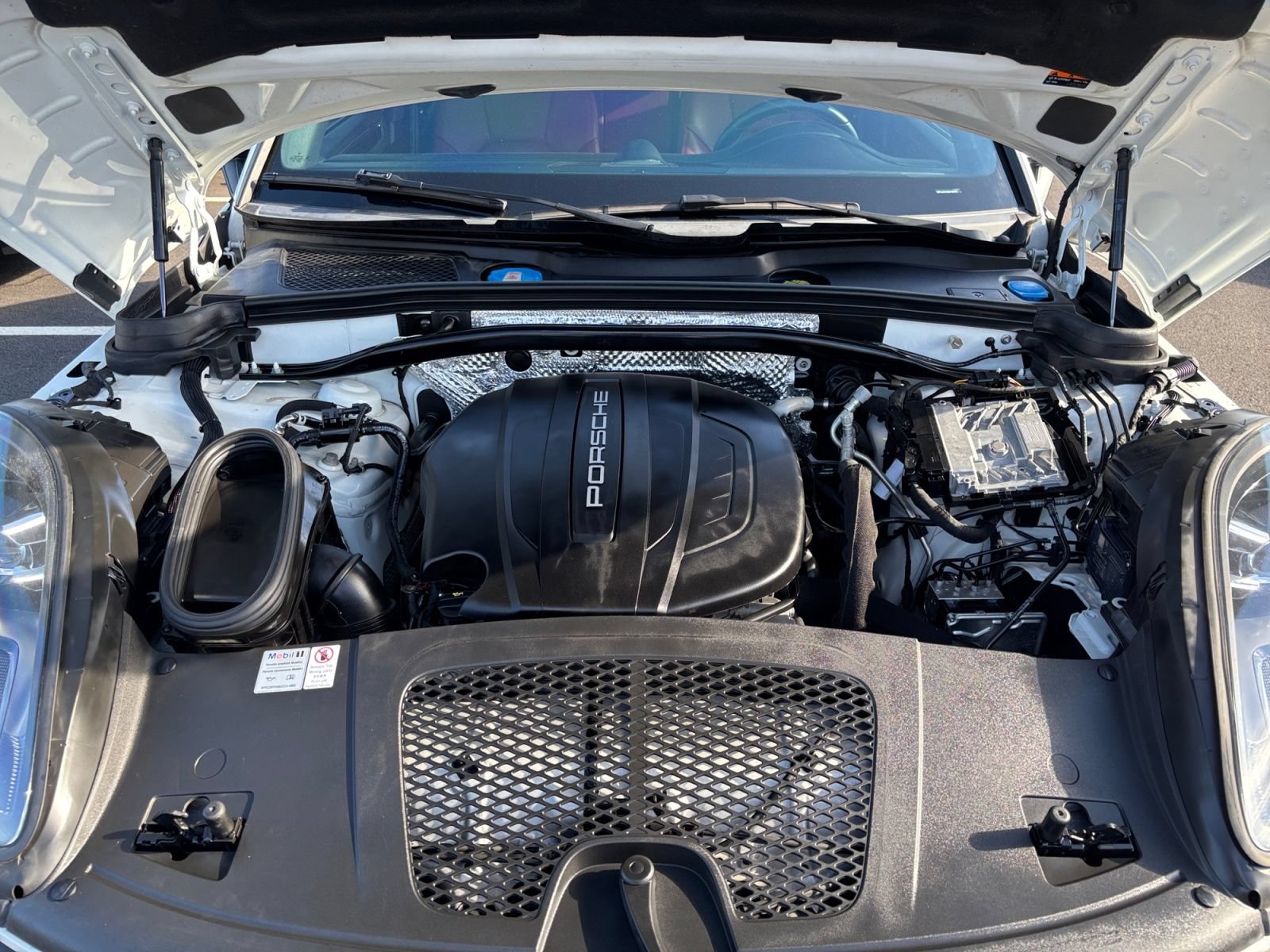Used 2021 Porsche Macan AWD/4WD image 20