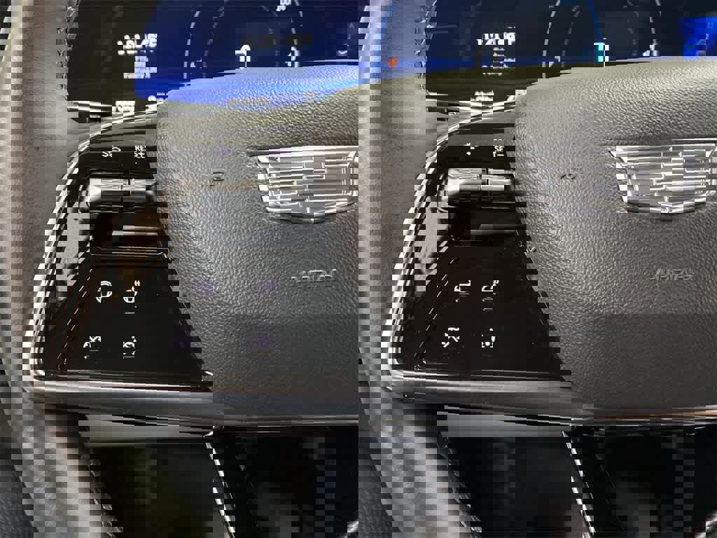 Certified 2024 Cadillac Lyriq Luxury image 22