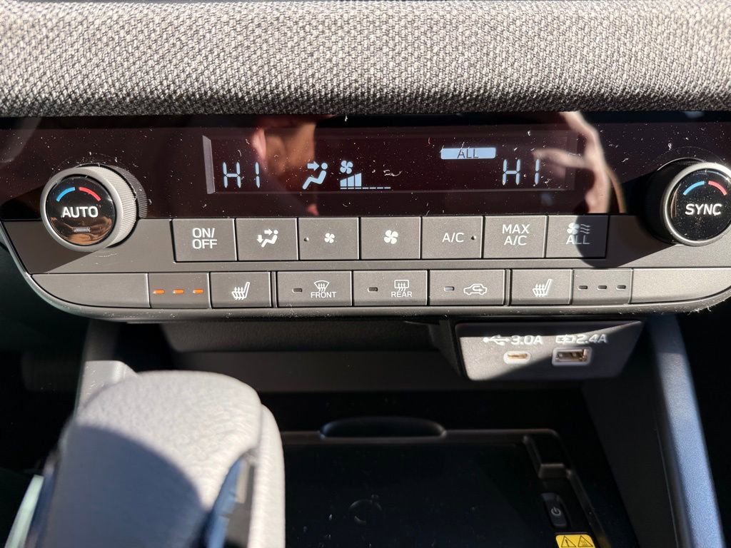 Used 2026 Subaru Outback Limited AWD/4WD image 28