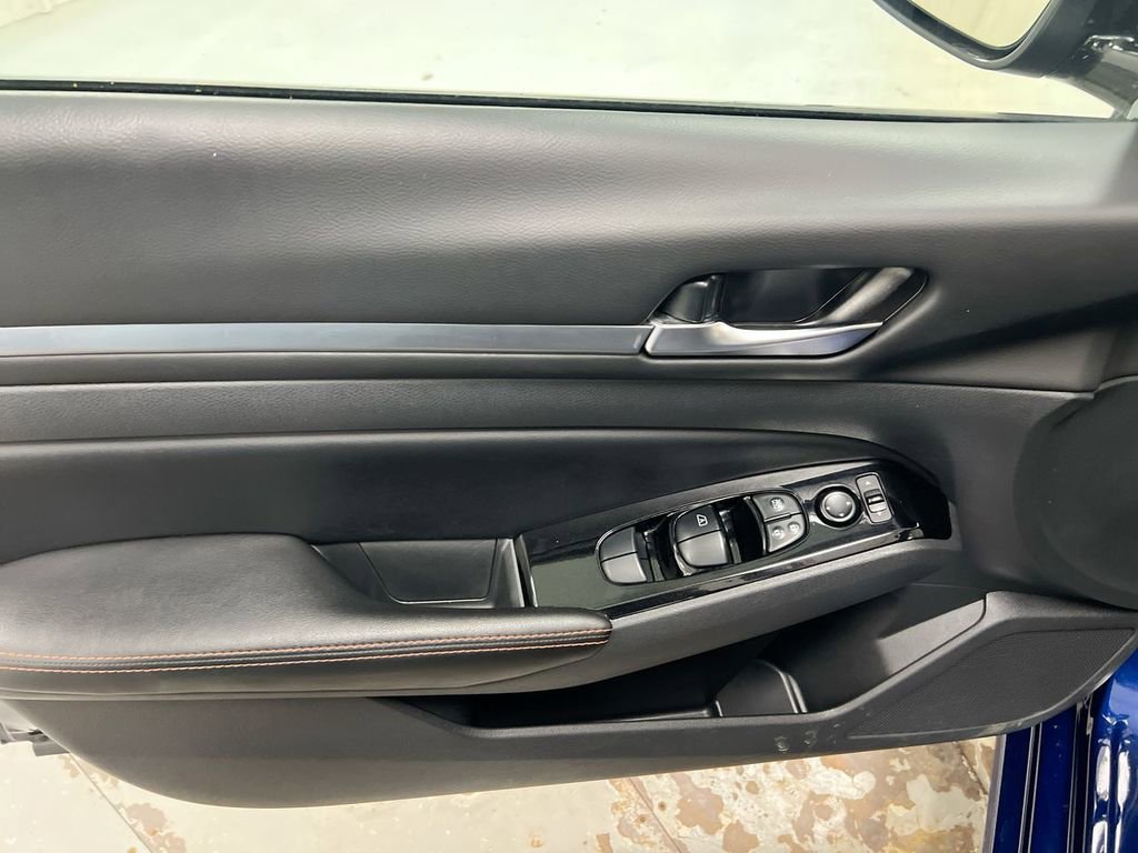 Used 2024 Nissan Altima 2.5 SR image 20