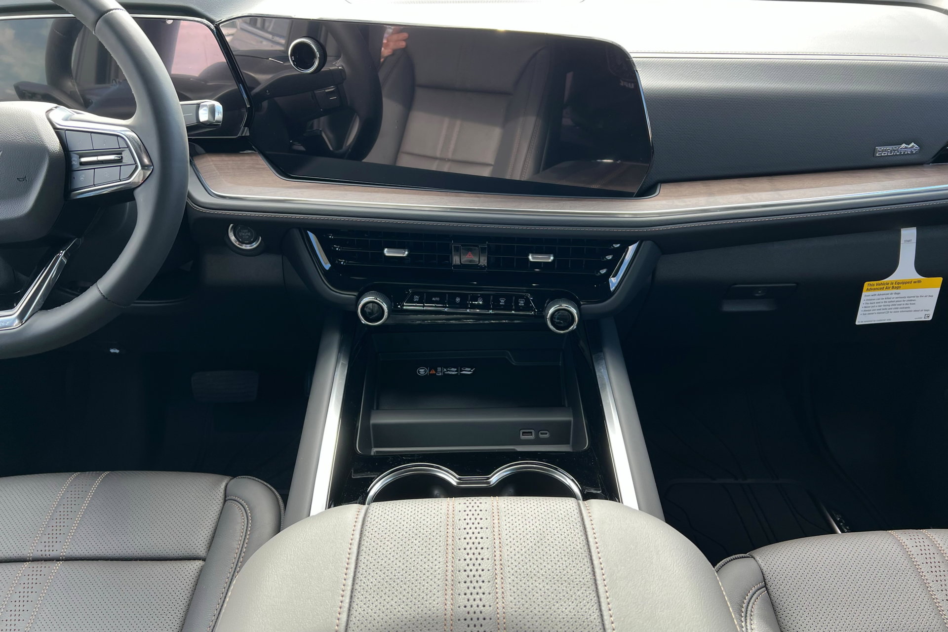 New 2026 Chevrolet Suburban High Country image 14