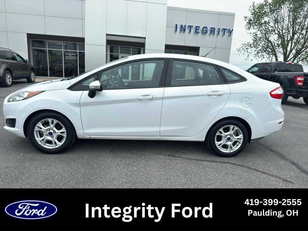 Used 2015 Ford Fiesta SE FWD image 1