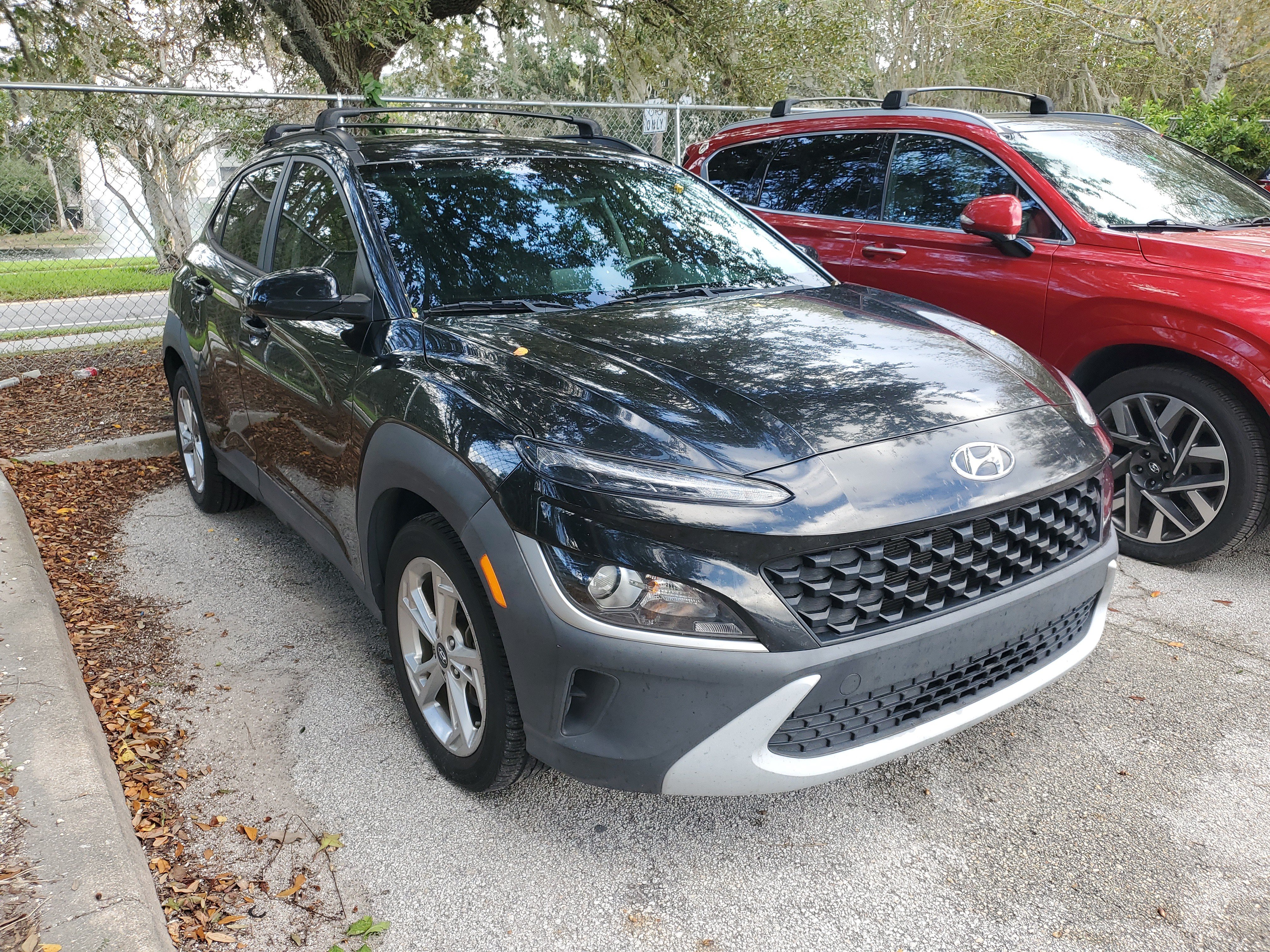 Used 2022 Hyundai Kona SEL w/ Convenience Package FWD image 2
