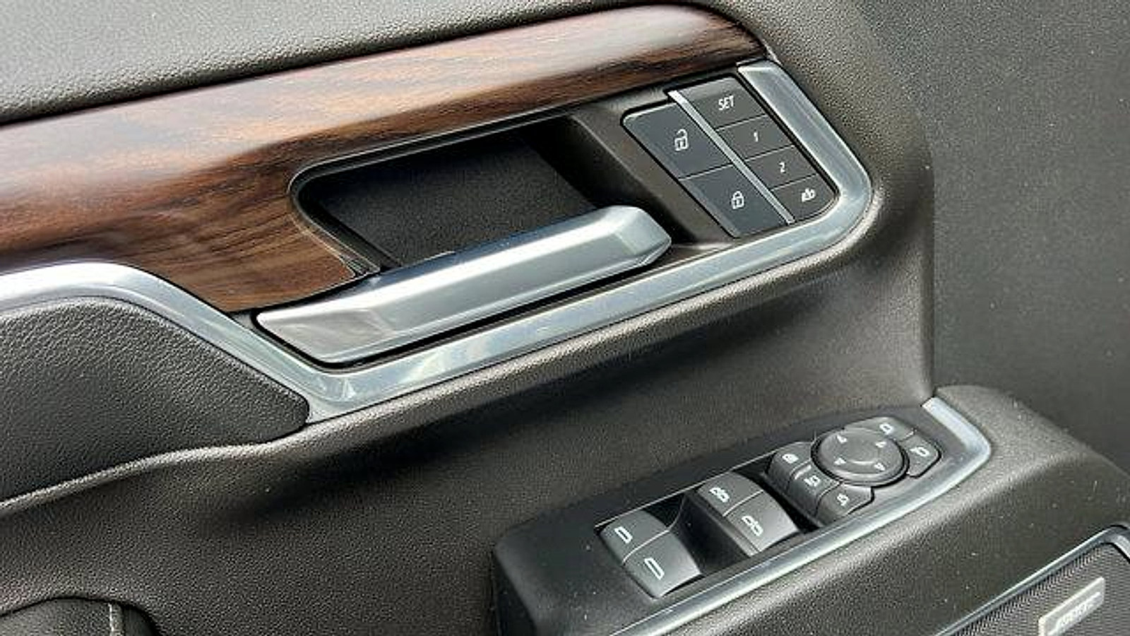 Certified 2024 GMC Sierra 2500 SLT w/ SLT Convenience Package image 19