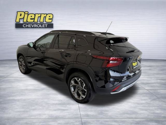 New 2026 Chevrolet Trax LT w/ Driver Confidence Package FWD image 2