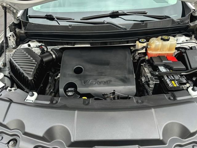 Used 2018 Chevrolet Traverse LT image 12