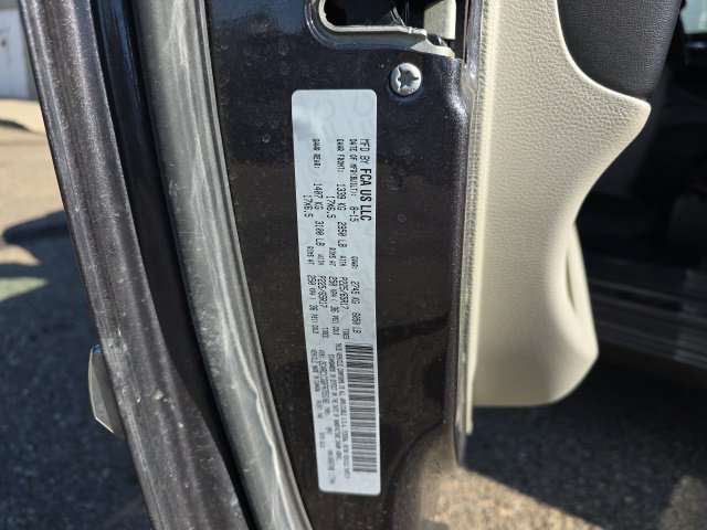 Used 2015 Chrysler Town & Country Touring-L w/ Driver Convenience Group FWD image 21