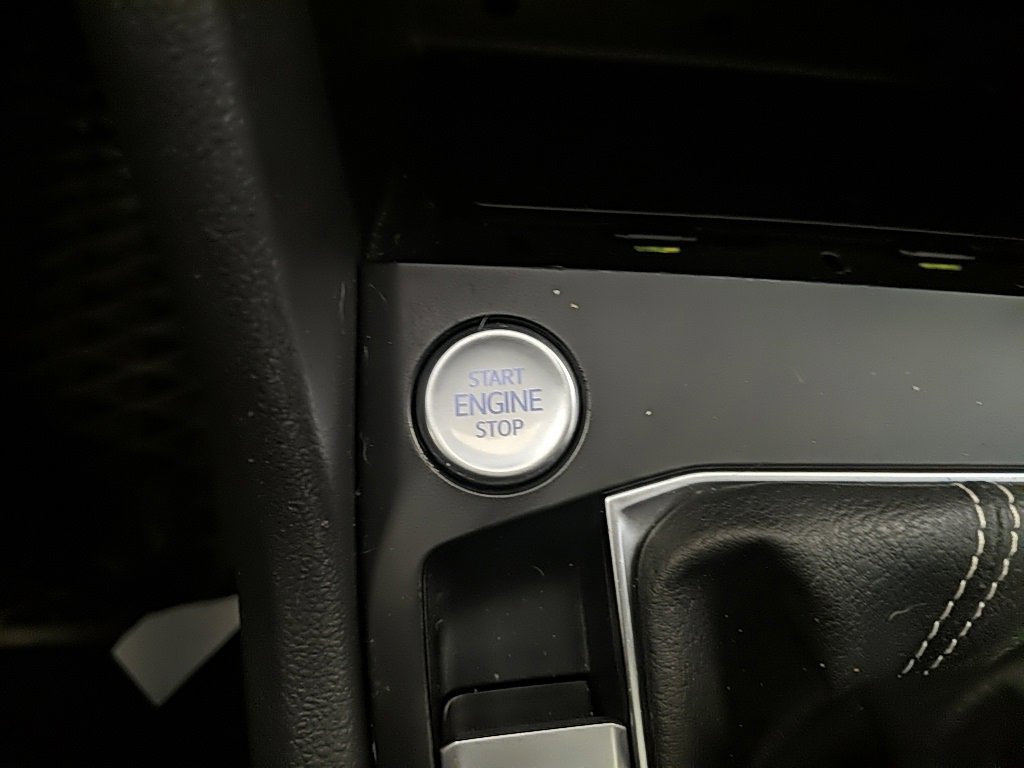 Used 2022 Volkswagen Taos SE w/ Panoramic Sunroof Package image 22