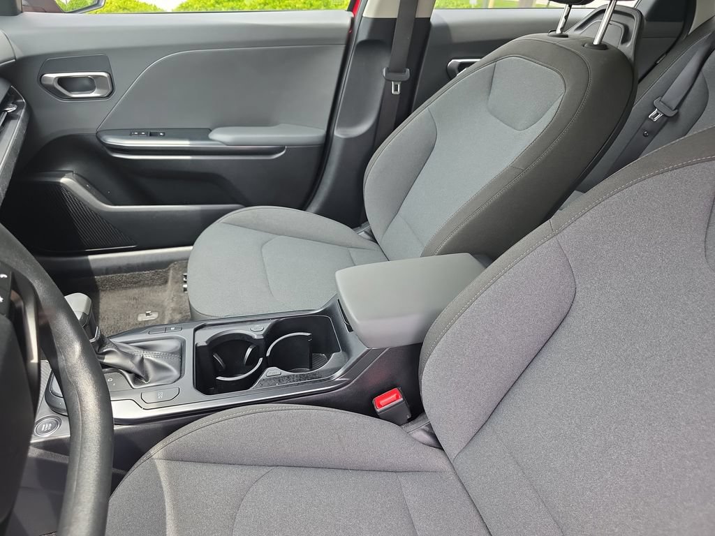 Used 2025 Kia K4 FWD image 14