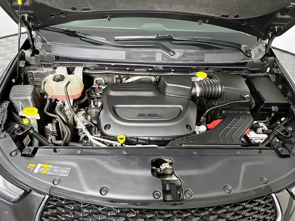Used 2023 Chrysler Pacifica Touring-L FWD image 28