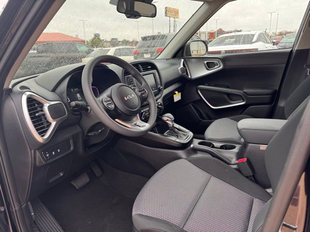 Used 2025 Kia Soul LX image 23